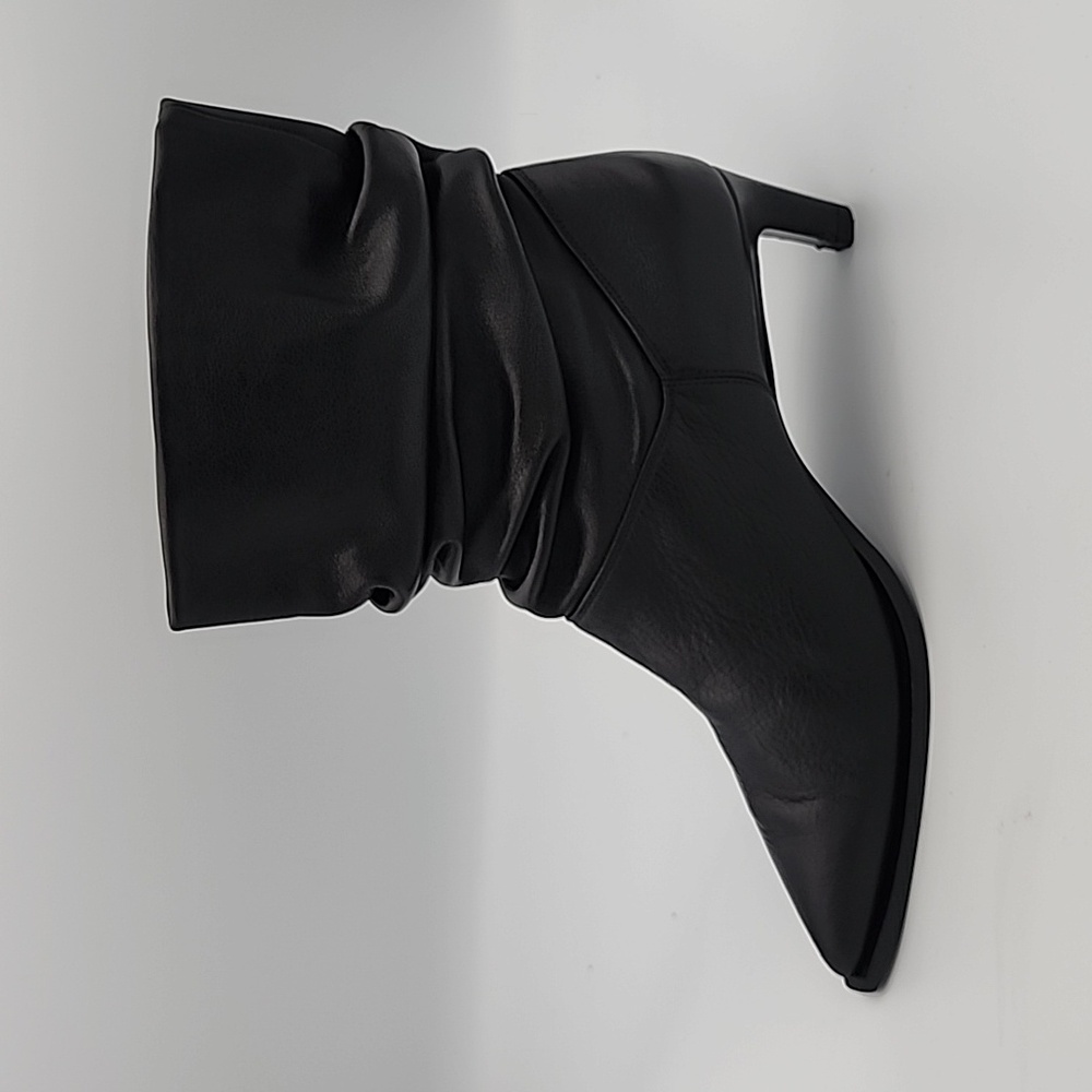 AQUATALIA Maddy Black Leather Low-heeled Scrunched Boot w/Pointed Toe, 7.5 - Picture 7 of 7